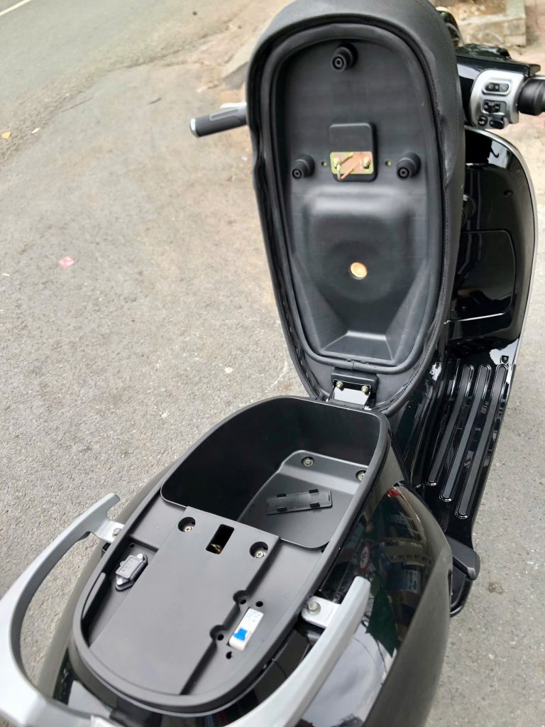 Từ ắc quy bền bỉ đến phiên bản pin hiện đại