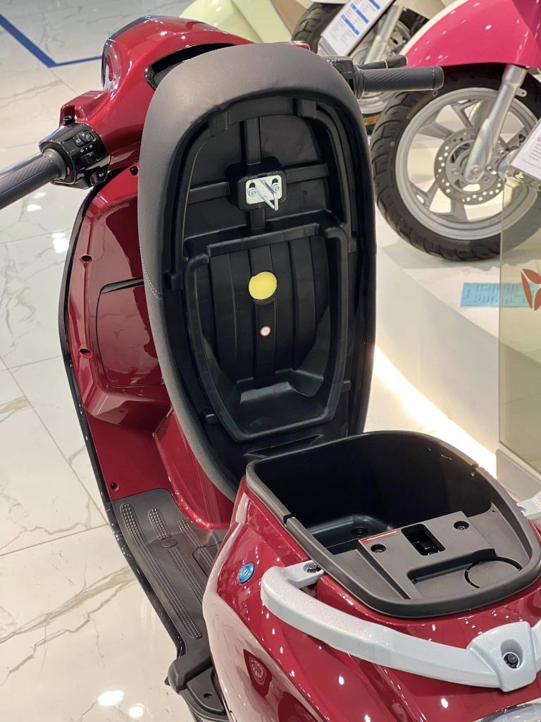 Cốp xe dung tích khoảng 22 lít